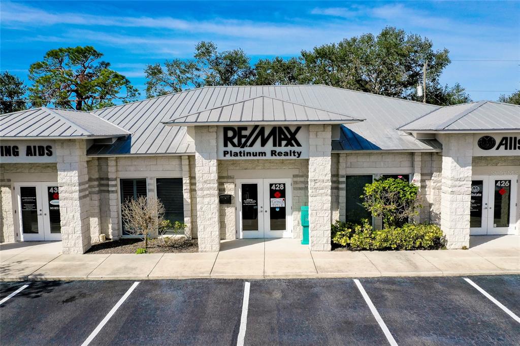 Commercial - фото