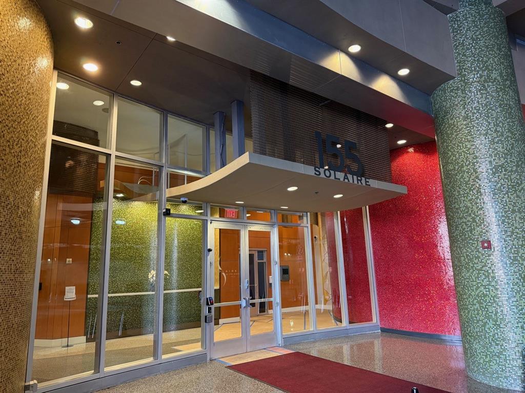 SOLAIRE/PLAZA CONDO - фото