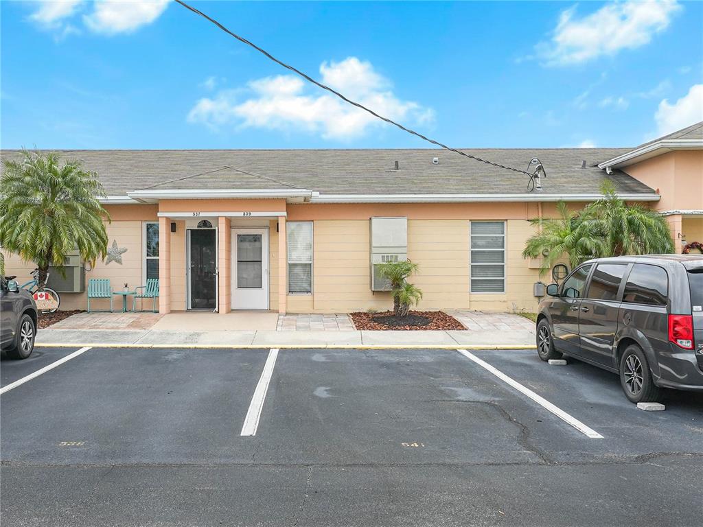 LAKESHORE CLUB - фото