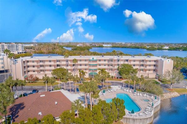 SHORES OF LONG BAYOU CONDO