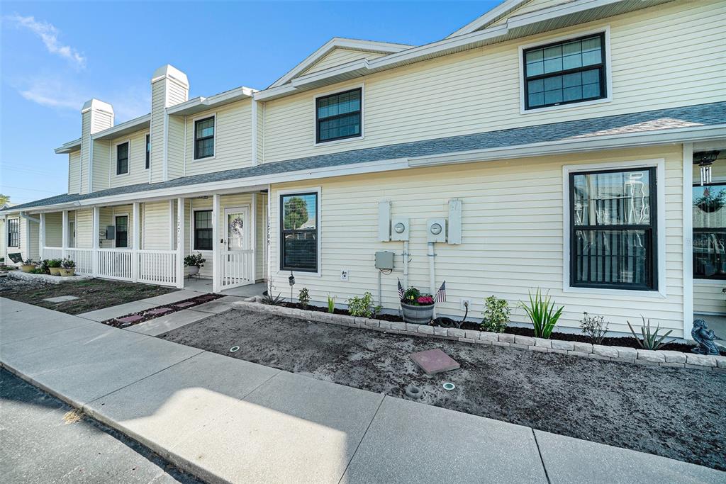 HAMPTON PARK TWNHMS UN 1 - фото