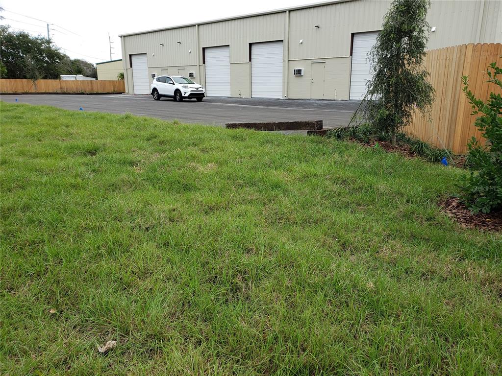 BENTLEY BUS CENTER - фото