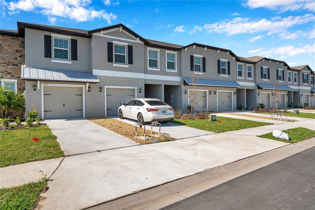 SEAIRE TOWNHOMES - фото