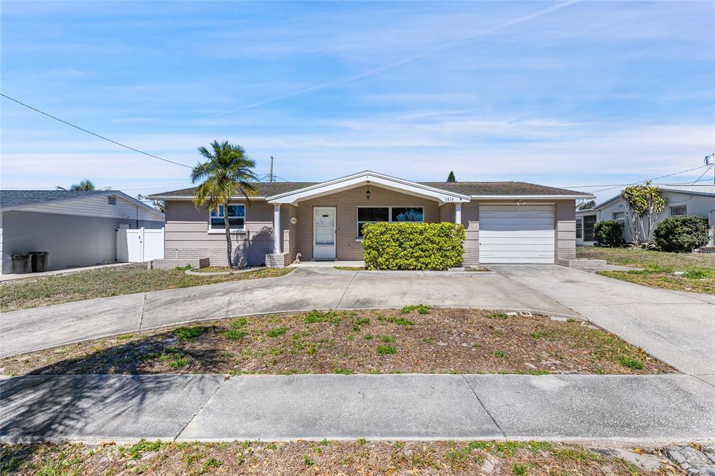 FOREST HILLS - фото