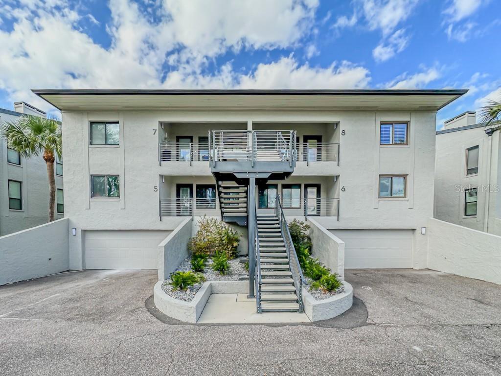 Townhouse - фото