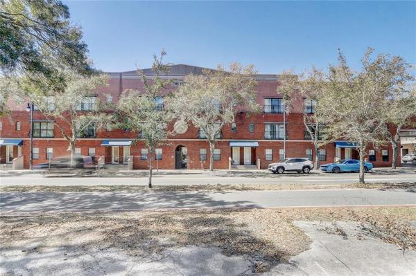 LOFTS AT WEST UNIVERSITY