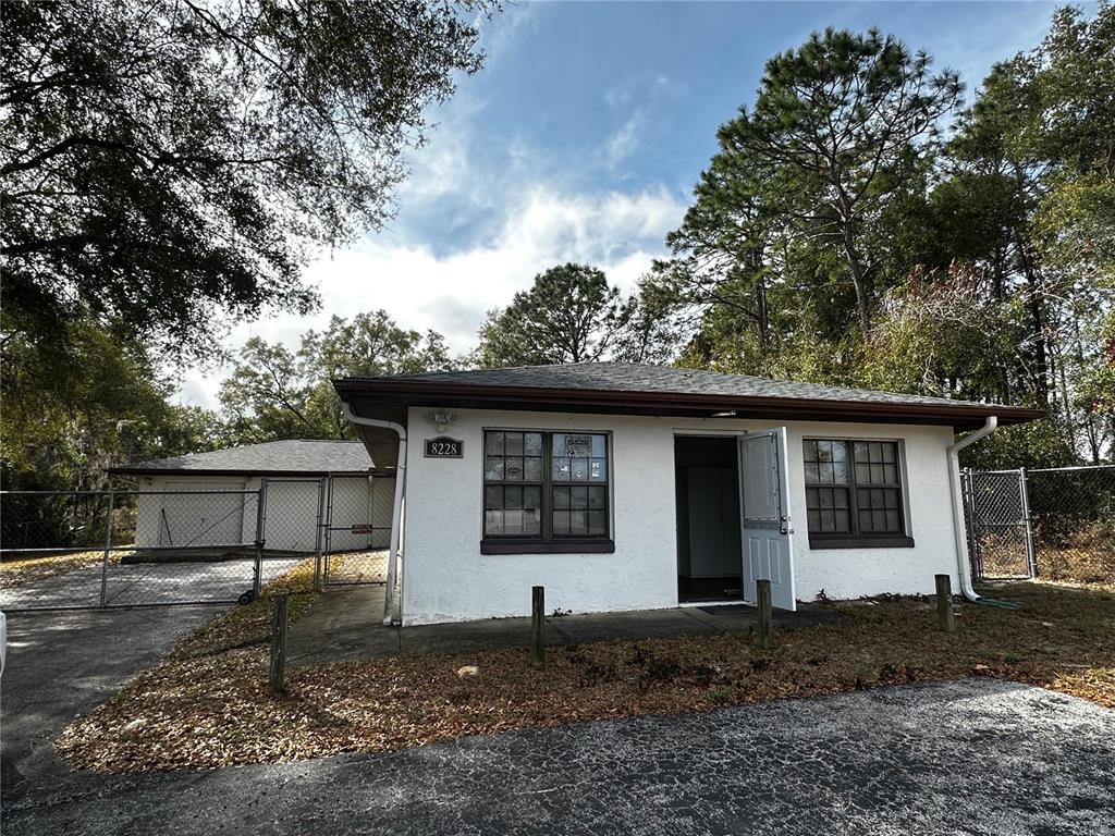 KINGSLAND COUNTRY ESTATE - фото