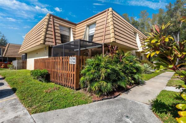 TOWNHOMES OF COUNTRY RUN PH