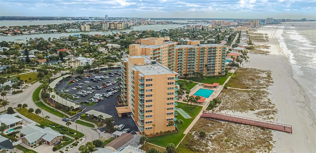 REGATTA BEACH CLUB CONDO - фото