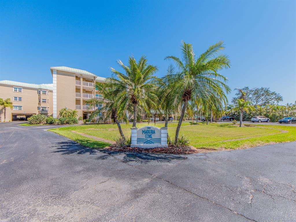 MADEIRA COVE CONDO - фото