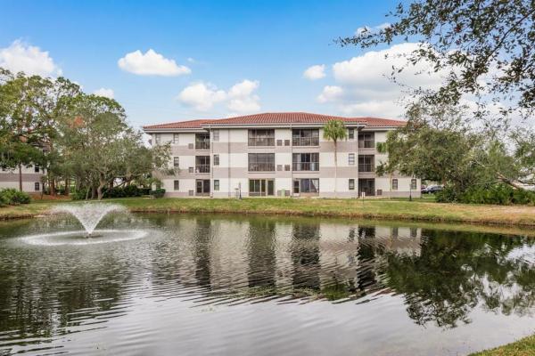 RUSTLEWOOD AT COUNTRYSIDE CONDO