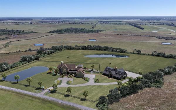 THE ESTATES AT TERRANOVA