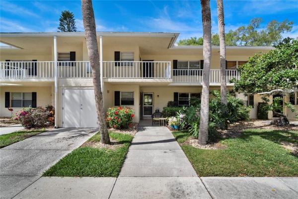 PALM-AIRE AT SARASOTA 8-B