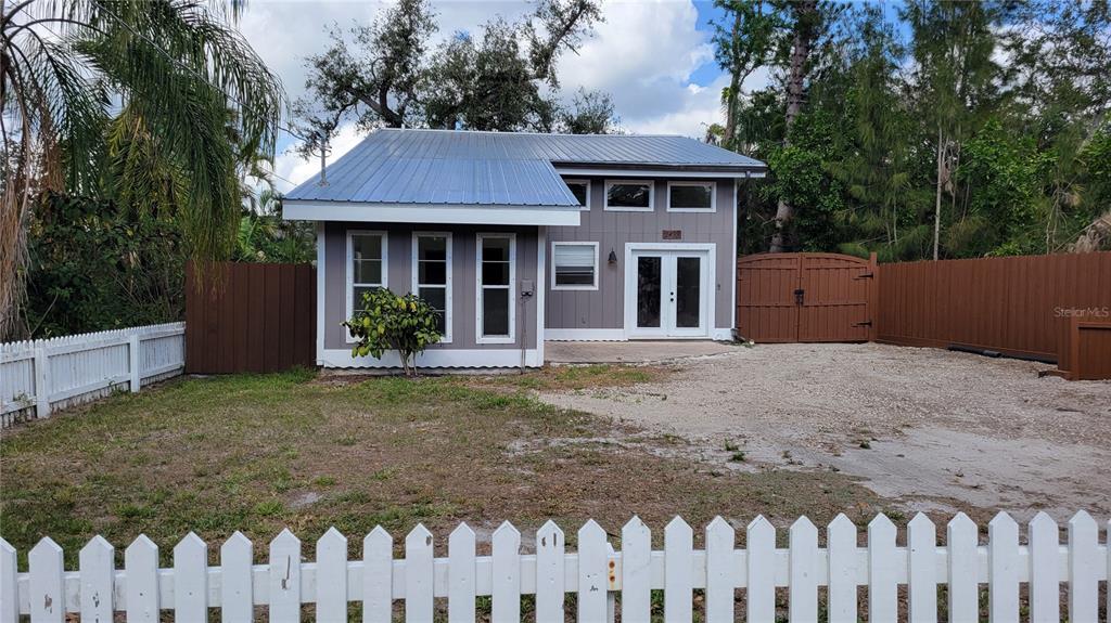 PHILLIPPI CREST - фото