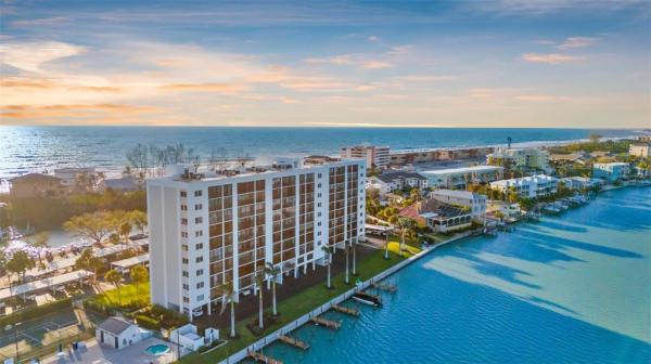 POINTE ON MIDNIGHT PASS