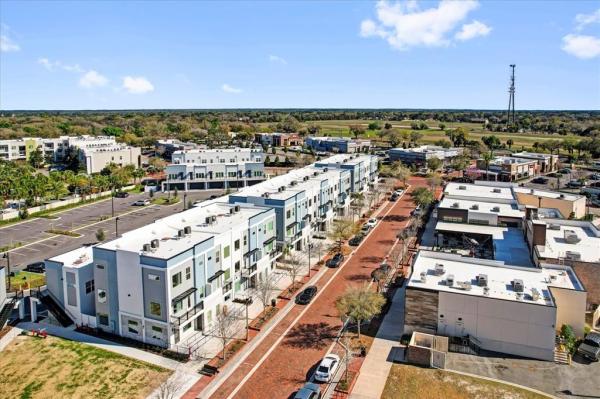 TOWNHOMES AT CITY PLACE