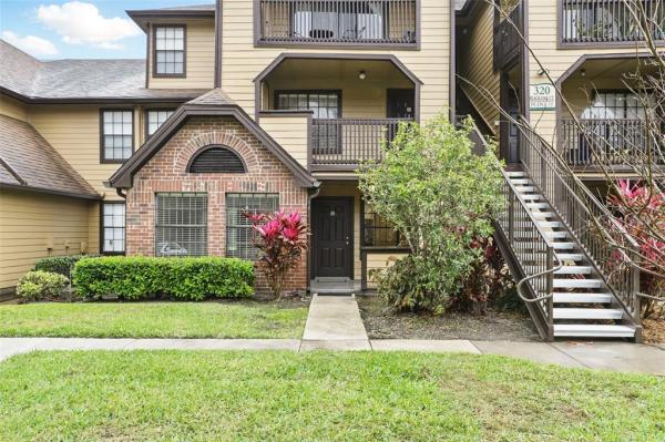 LAKEWOOD PARK A CONDO