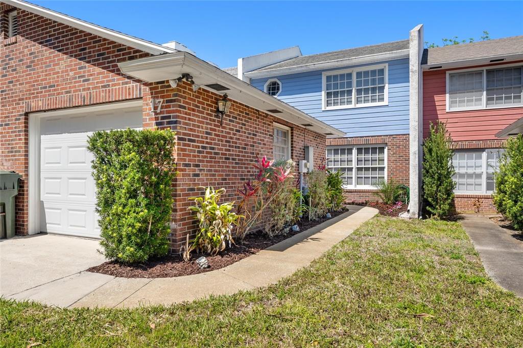 GRACELAND SQUARE - фото