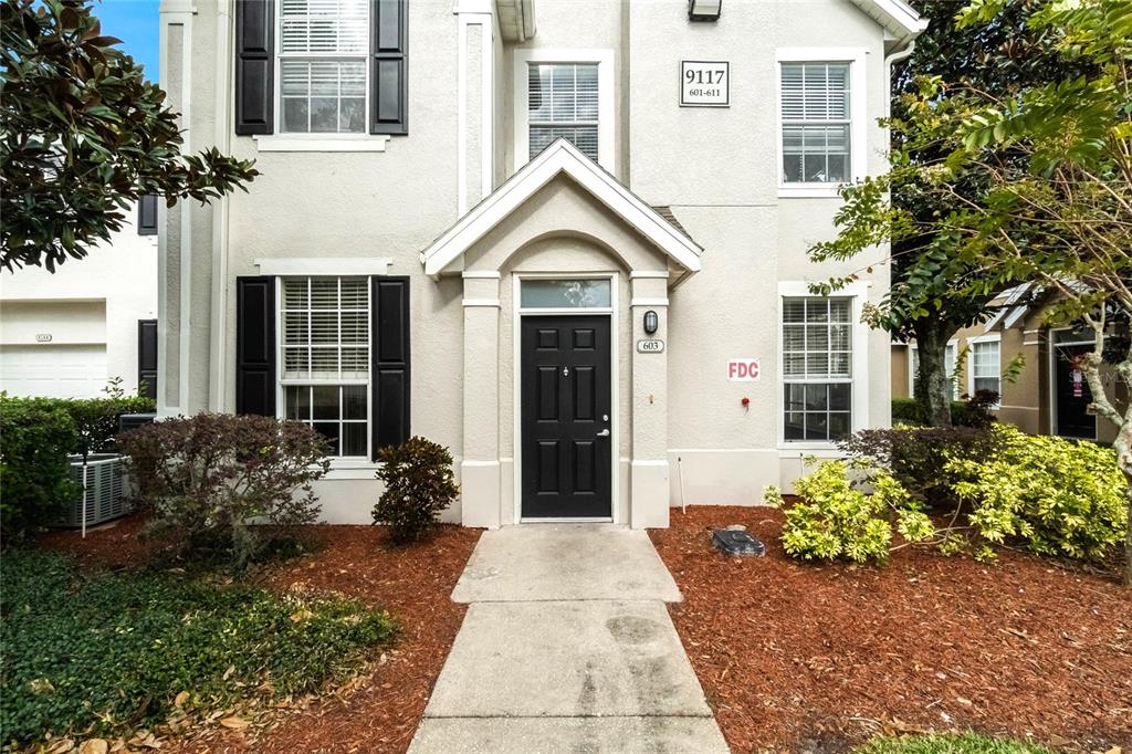 CENTRAL PARK ON LEE VISTA CONDO - фото