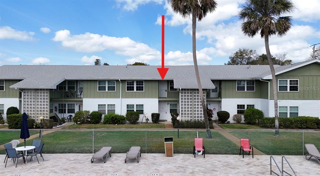 HOLLY SQUARE CONDO - фото