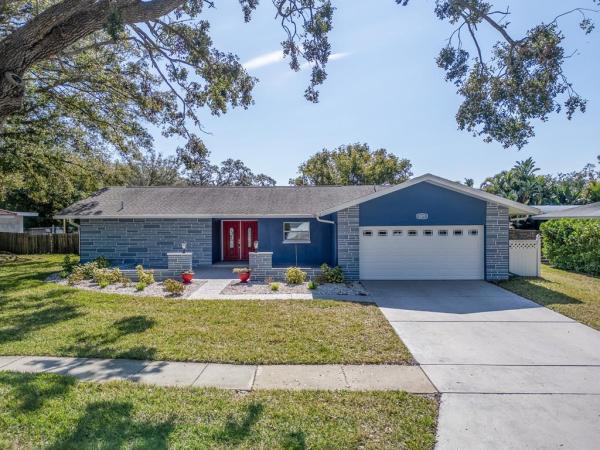 CLUBHOUSE ESTATES OF COUNTRYSIDE