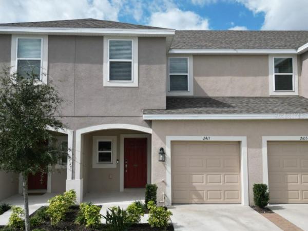 THE TOWNHOMES AT RIVER LANDING