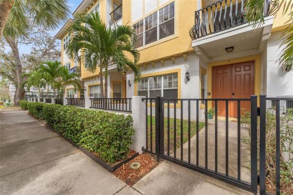 NORTH HYDE PARK CITY TWNHMS