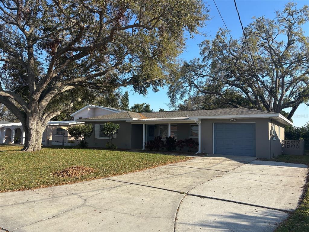 LAKE BELLEAIR - фото