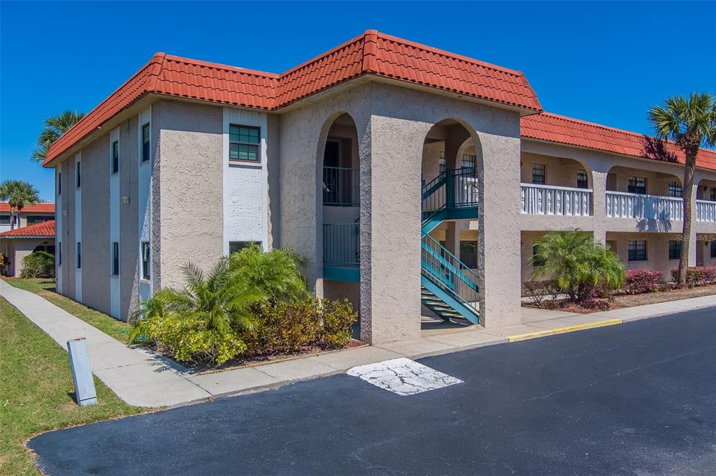 BEL-FOREST MANOR CONDO - фото