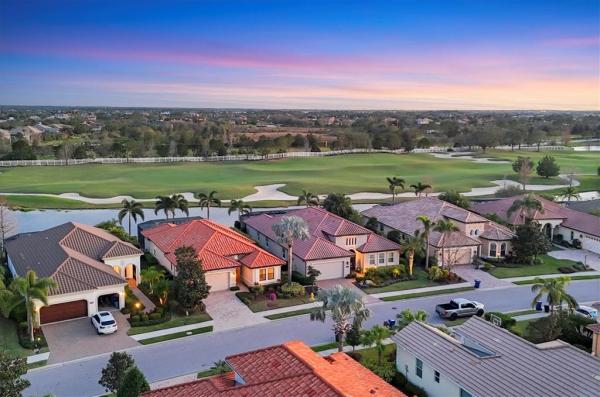 COUNTRY CLUB EAST AT LAKEWOOD RANCH