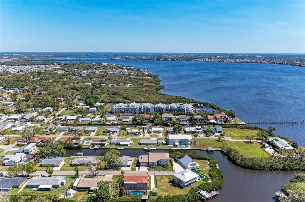 RIVER PLACE CONDO - фото