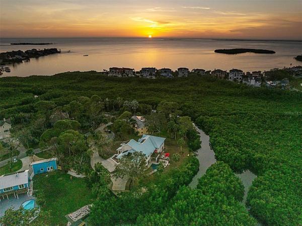 SUNSET HILLS COUNTRY CLUB