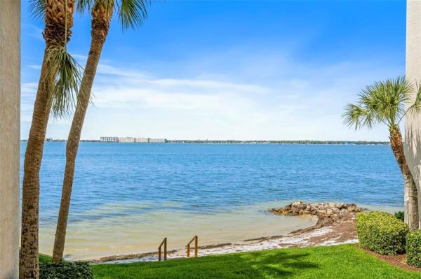 LA PUERTA DEL SOL CONDO