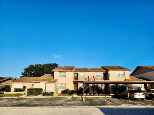 HOLIDAY LAKE VILLAS CONDO