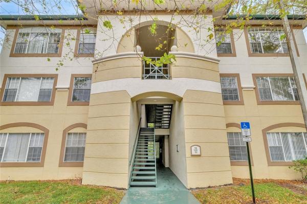 JADE AT TAMPA PALMS A CONDOMIN