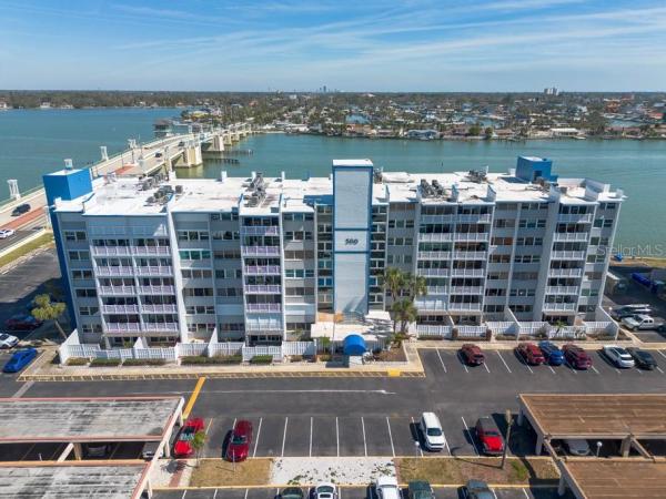 TREASURE ISLAND TENNIS & YACHT CLUB