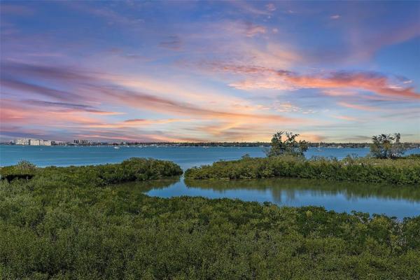 OSPREY POINTE AT DOLPHIN