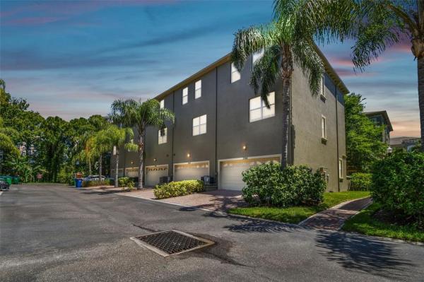 BAYOU GRANDE TOWNHOME COMMUNITY