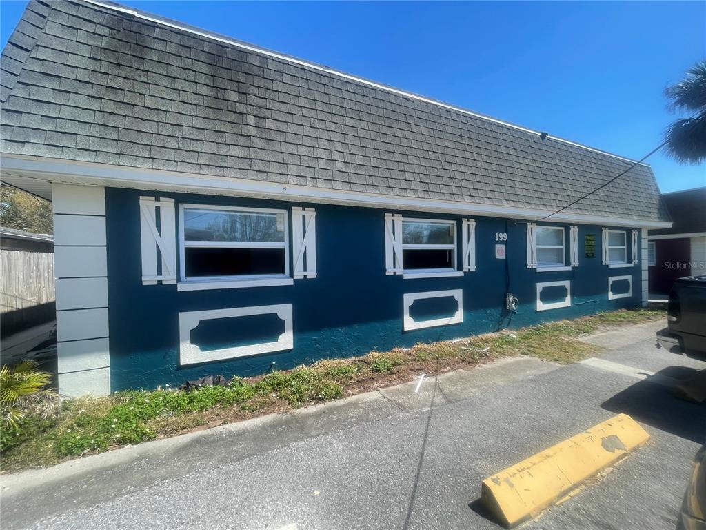 LARGO LAKE APTS - фото