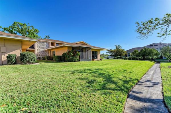 TERRACES OF FOREST LAKES