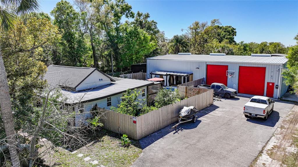 Commercial - фото