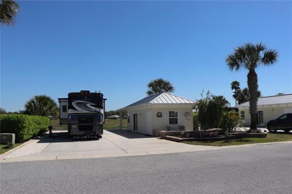 FLORIDA GRANDE MOTOR COACH RESIDENCE