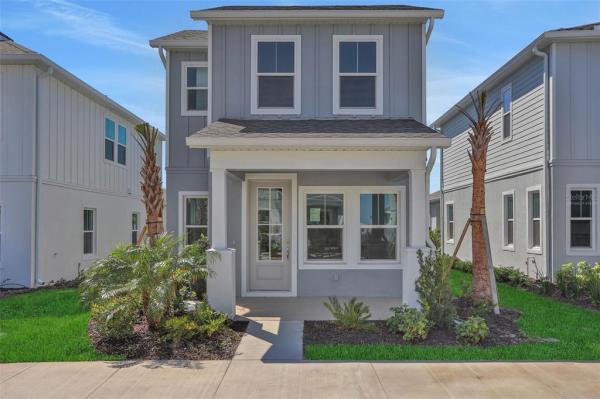 BUNGALOW WALK LAKEWOOD RANCH NEIGHBORHOOD