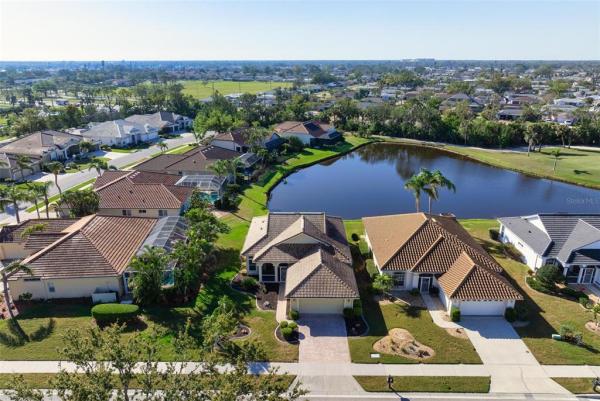 PELICAN POINTE GOLF & CNTRY CL