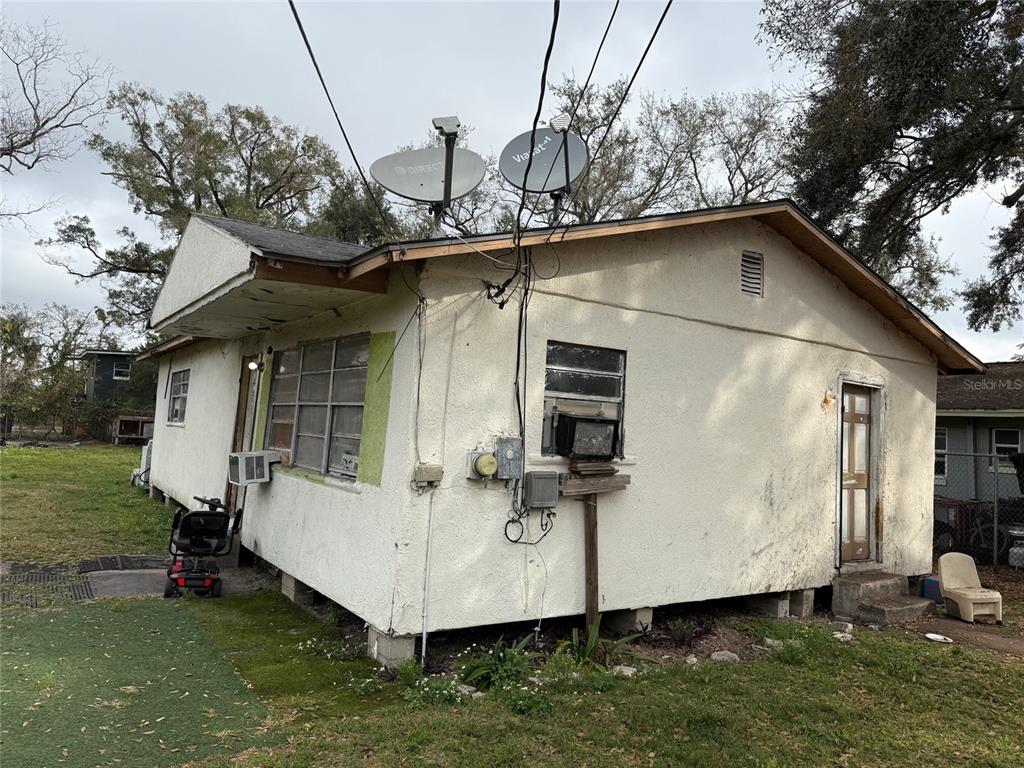 WESTFIELD - фото