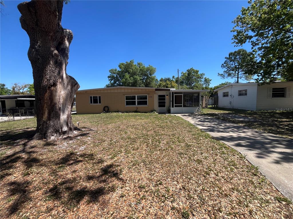 PEACH LAKE MANOR - фото