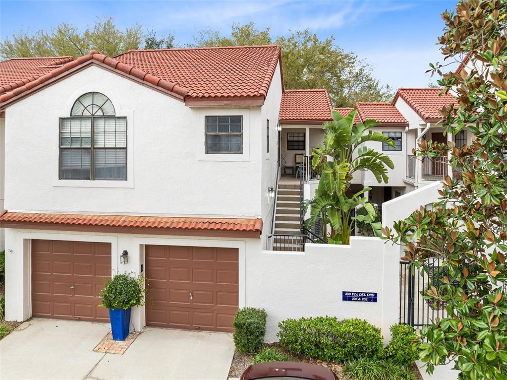 LA VITA CONDO PH 4 - фото