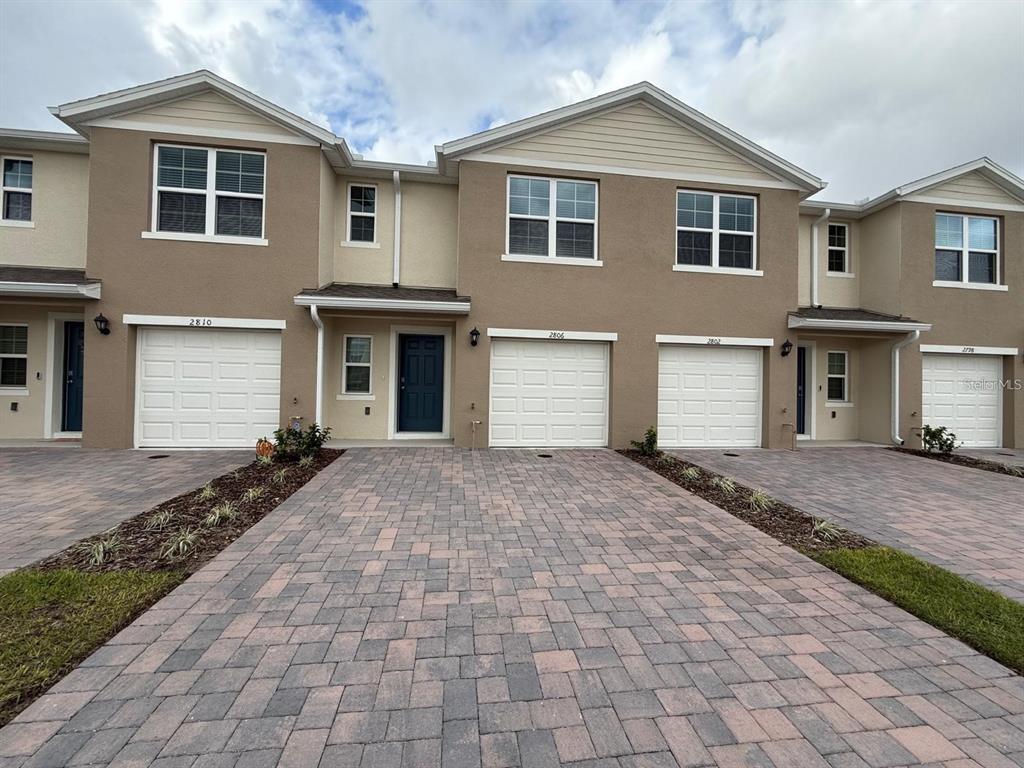 HARMONY WEST TWNHMS - фото