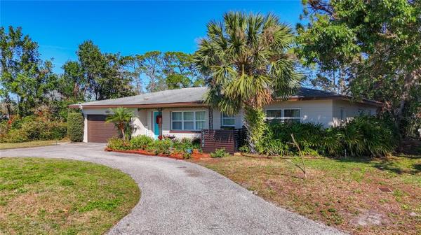 LAKEWOOD ESTATES TRACTS 10-11