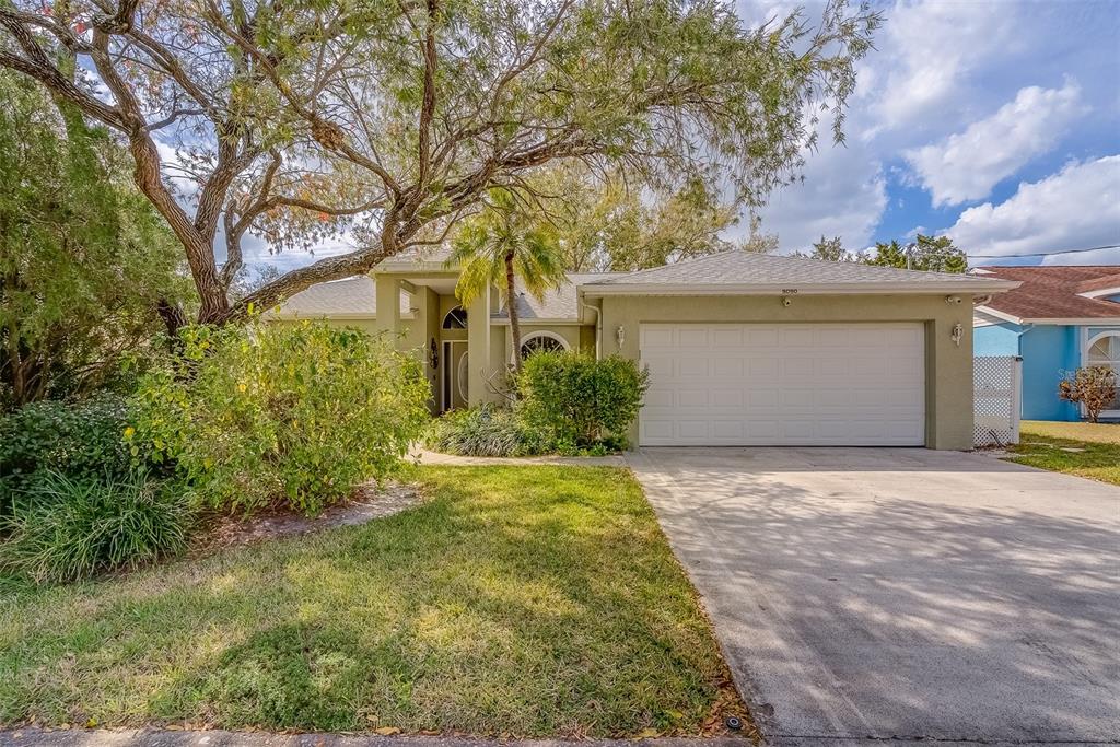 ELEANOR MANOR - фото